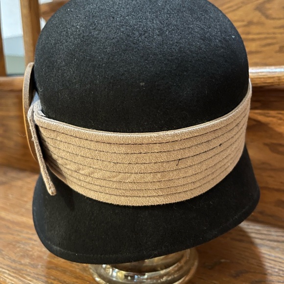 Stylish Wool Hat - Picture 3 of 6